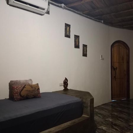Rumah Nalu Surf Camp Krui Exterior photo